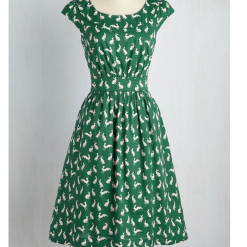 NWT Emily Fin Rachel Dress M Green Rabbits Easter Dress Pockets Size 6 US